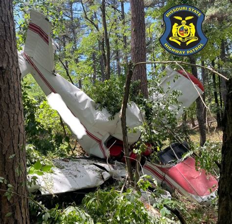 plane crash in ozark mo