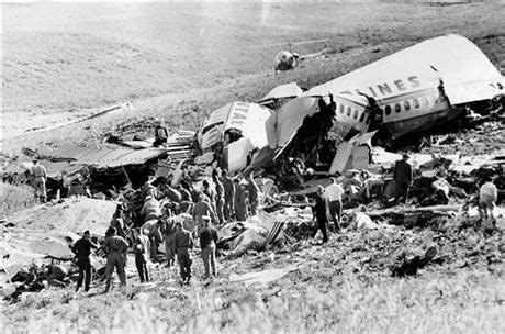 plane crash kennedy airport 1975