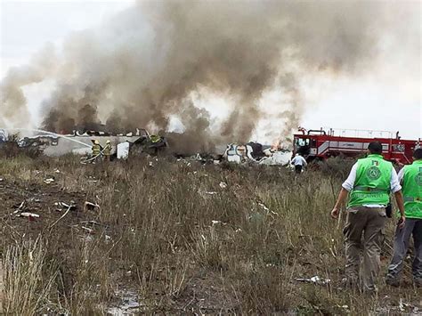 plane crash mexico today