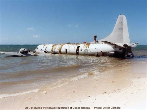 plane crashed on an island