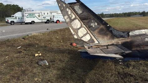 plane crashes at florida airport