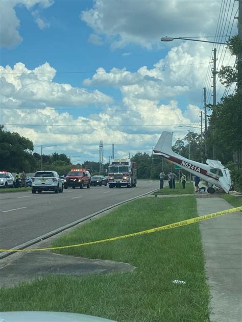 plane crashes into florida