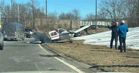 plane landing on southern state parkway