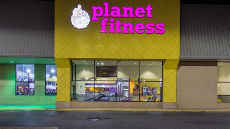 planet fitness memorial dr