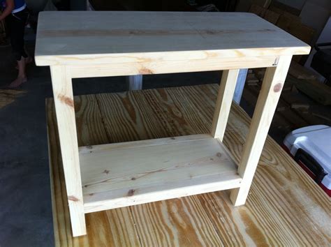 Easy to build end table. Made to match the coffee table plans I also