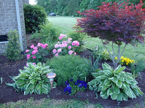 42 lovely small flower gardens and plants ideas for your front yard