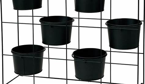 Tuin idee: verticaal tuinieren met een plantenrek van gaas