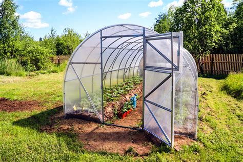 How To Build A Uv Greenhouse With Plastic