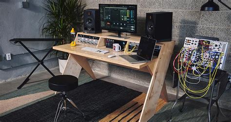 Platform The Ultimate Music Production Desk Output