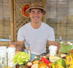 play nude jay bigenho