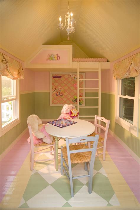 7 Top Ideas For Decorating a Childrens Playhouse