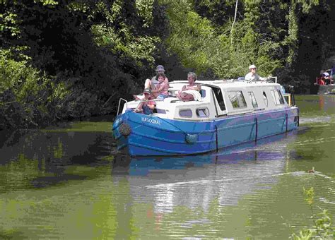 pleasure boats for sale