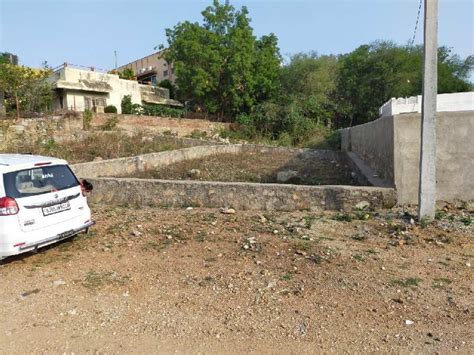 Plot In Dabok