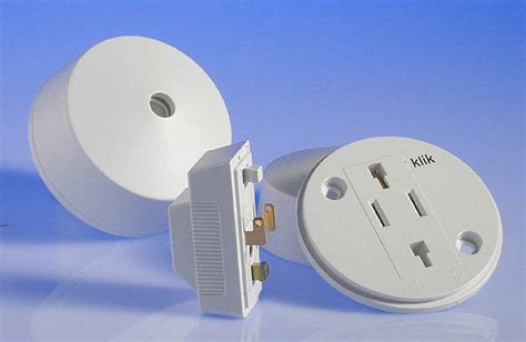 plug in ceiling light socket