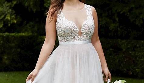 Ten Plus Size Lace Wedding Dresses That You Will Love