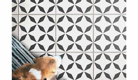 Stenciled floors! Might be cool to try someday (avec