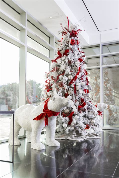 Arctic Polar Bear Christmas tree details. Polar bear christmas