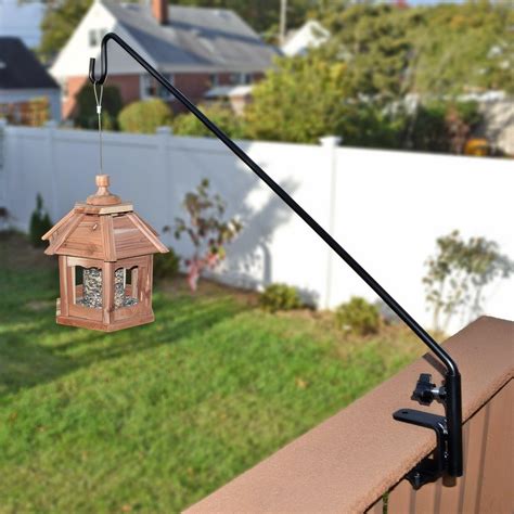 home.furnitureanddecorny.com:pole mounted bird feeders