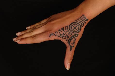 Cool Polynesian Hand Tattoo Designs Ideas