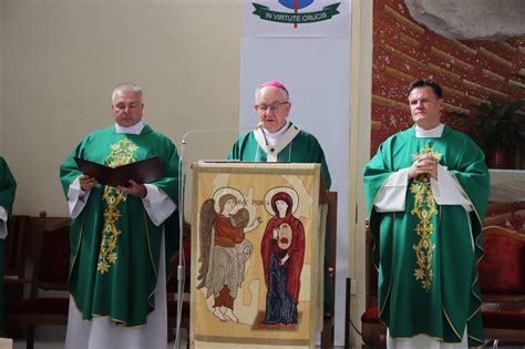Bierzmowanie i instalacja relikwii Jana Pawła II