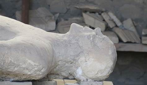 Pompeii Italy Bodies Intact Of 2 Men Found At Dig