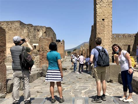 pompeii guided tours