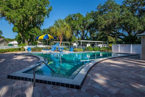Pool at Tampa East RV Resort