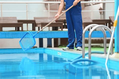 pool cleaner maintenance service