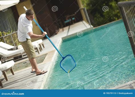 pool cleaner service