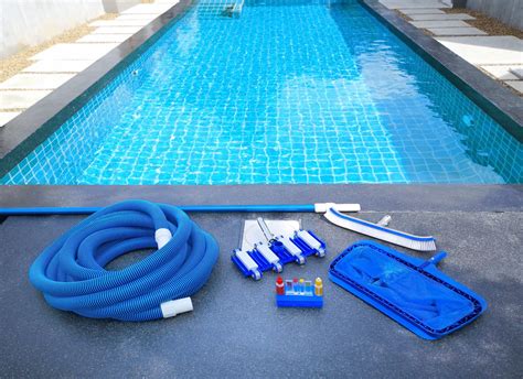 pool cleaning service winter
