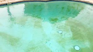 Pool Liner Stained Yellow