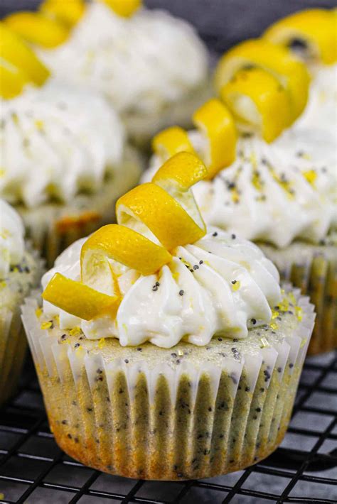 Poppy Seed Lemon Cupcakes: Deliciously Tangy Treats