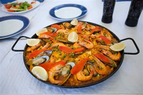 popular food in spain for lunch