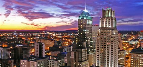 popular travel packages in newark for fall