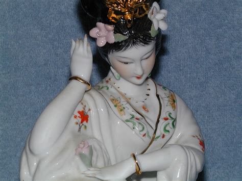 porcelain japanese geisha girl figurine