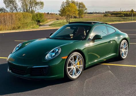 porsche 911 carrera green