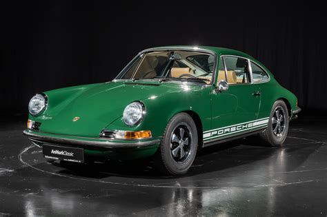 porsche 911 green vintage