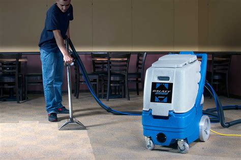 Portable Carpet Cleaning Extractor