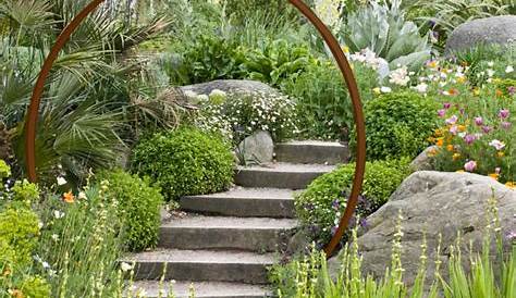 Moon Gate. Une sculpture design pour décorer son jardin. Voici une