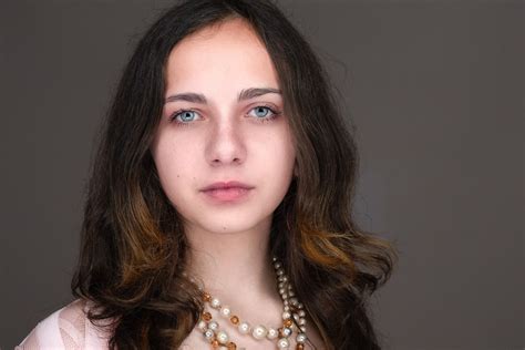 Portrait Photography With Continuous Lighting