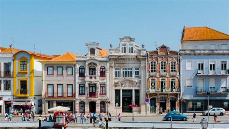 portugal real estate expat community