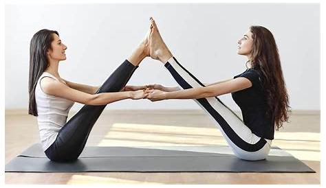 Poses de yoga para dos personas | YogaParaElEstress.Info