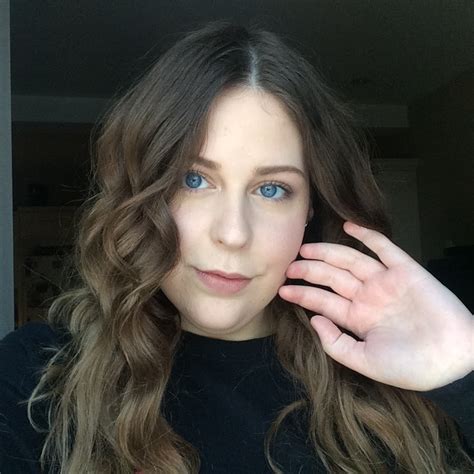 All About What Is Emilyrayxo Popular Fans: Facts & Figures 2026