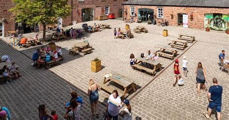 Makabagong Paaralan sa Barangay Postcode: Ang Kagandahan ng Brilliant Country Park