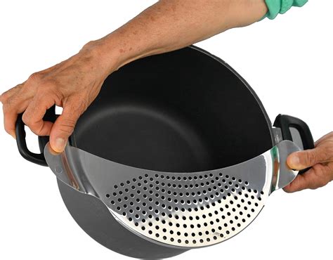 Pot Lid With Strainer