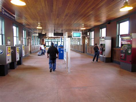 poughkeepsie train station metro north