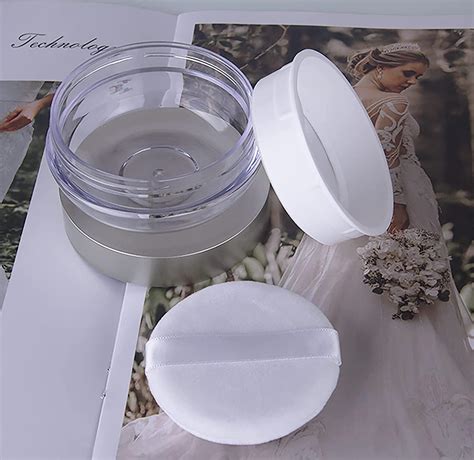 Powder Container With Sifter