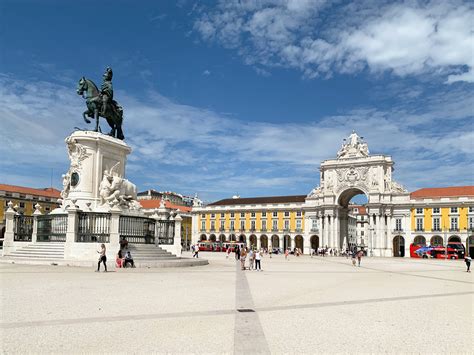 praca do comercio terreiro do paco