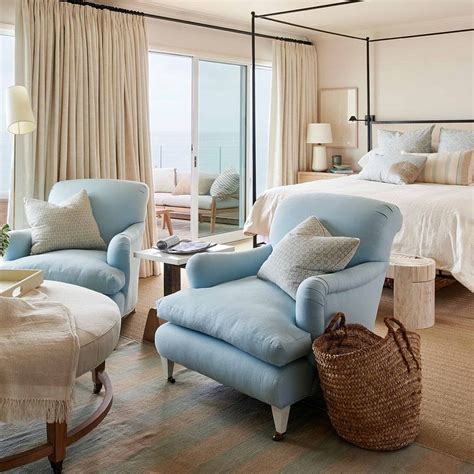 RELAXING AND AIRY SUMMER BEDROOM WITH COASTAL ACCENTS Bedroom