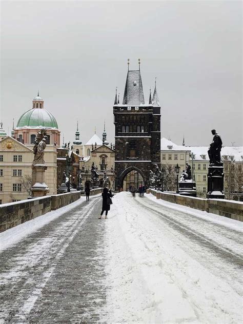 praga con la neve